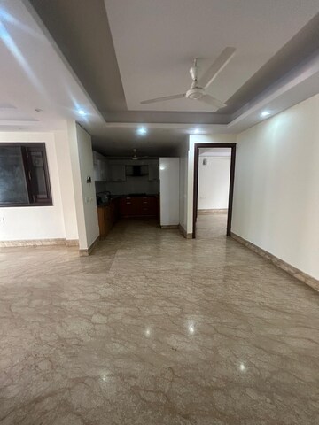 Room in 4 BHK Apartment at Veera Safdarjung Enclave, Safdarjung Enclave – for Rent