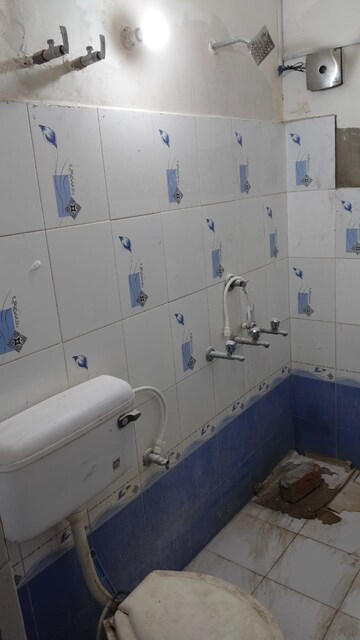 Bathroom in 2 BHK Independent House at Gomti Nagar – for Rent