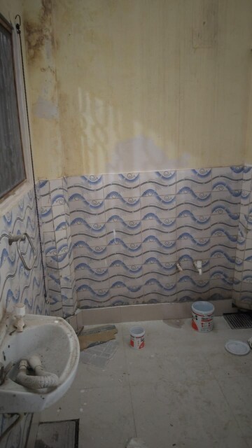 Bathroom in 2 BHK Independent House at Gomti Nagar – for Rent