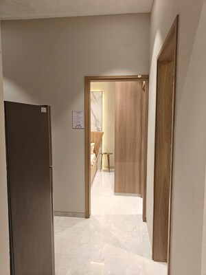 Room in 1 BHK Apartment at Sunbeam Heights, Andheri West – for Sale