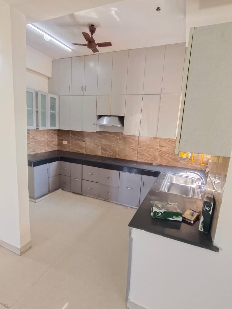Kitchen, sector 43 4 Bedroom 3200 Sq.Ft. Apartment In Sector 43 Gurgaon 8618919