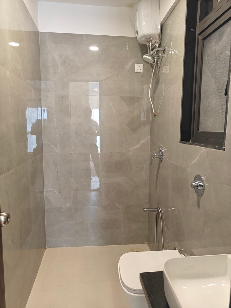 Bathroom, sunbeam-heights 2 Bedroom 700 Sq.Ft. Apartment In Andheri West Mumbai 8618982