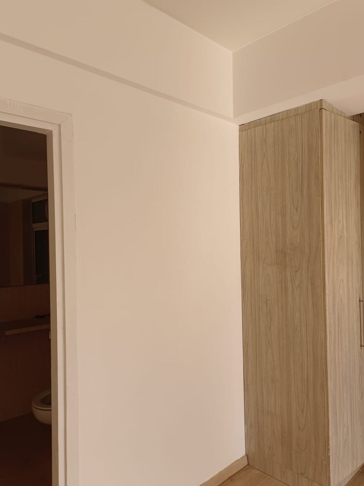 Room, dlf-regal-gardens 3 Bedroom 1755 Sq.Ft. Apartment In Sector 90 Gurgaon 8618995