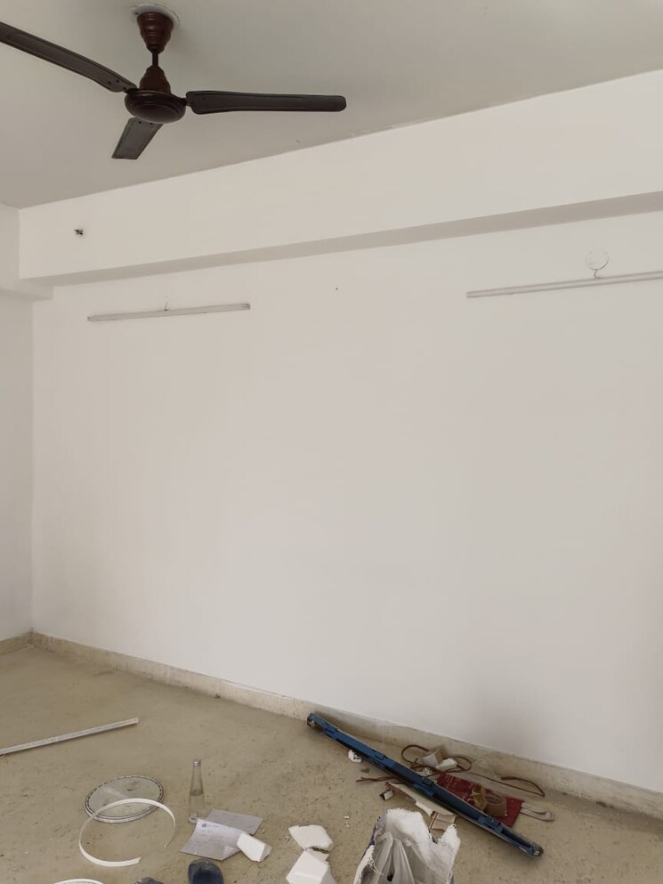 Room, dlf-regal-gardens 3 Bedroom 1755 Sq.Ft. Apartment In Sector 90 Gurgaon 8618995