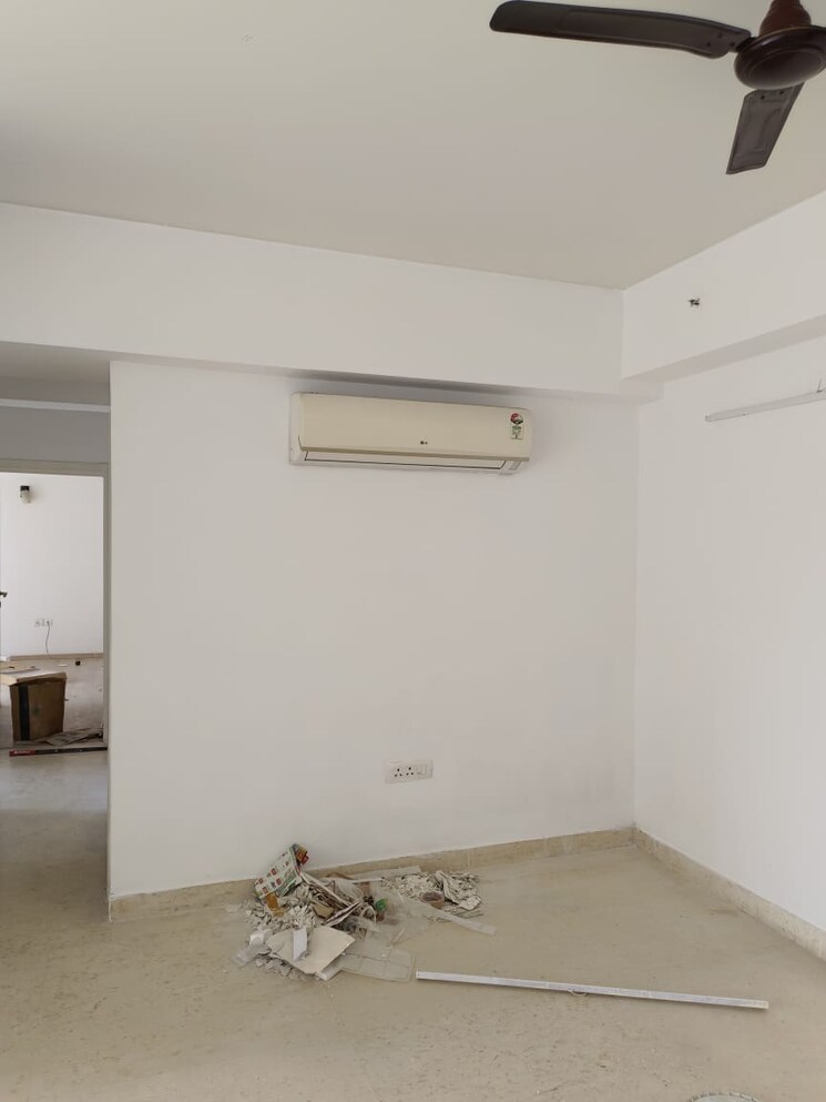 Room, dlf-regal-gardens 3 Bedroom 1755 Sq.Ft. Apartment In Sector 90 Gurgaon 8618995