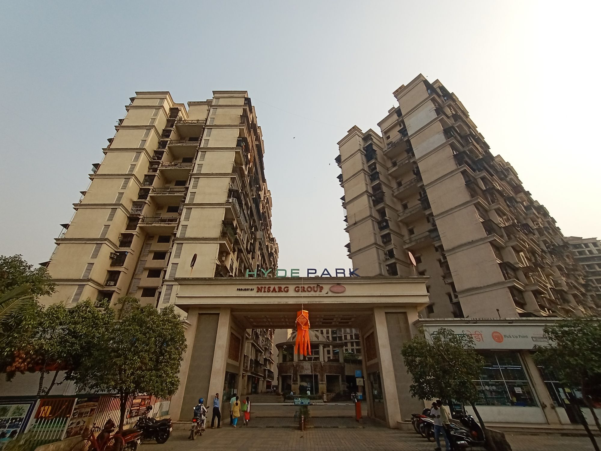 3 BHK + Pooja Room 695 Sq.Ft. Apartment in Hyde Park CHS