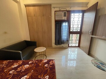 Living Room in 2 BHK Builder Floor at Sector 42 – for Rent