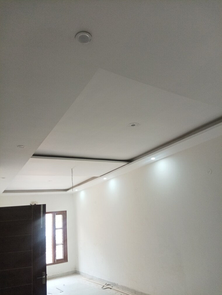 Room, pir machalla 4 Bedroom 1450 Sq.Ft. Independent House In Pir Machalla Zirakpur 8619331