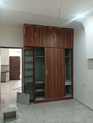 Room in 4 BHK Independent House at Pir Machalla – for Sale