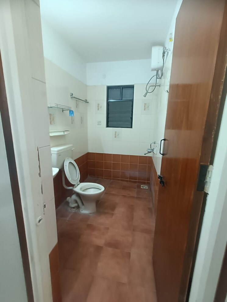 Bathroom, kolte-maestros 3 Bedroom 1250 Sq.Ft. Apartment In Wanowrie Pune 8619370