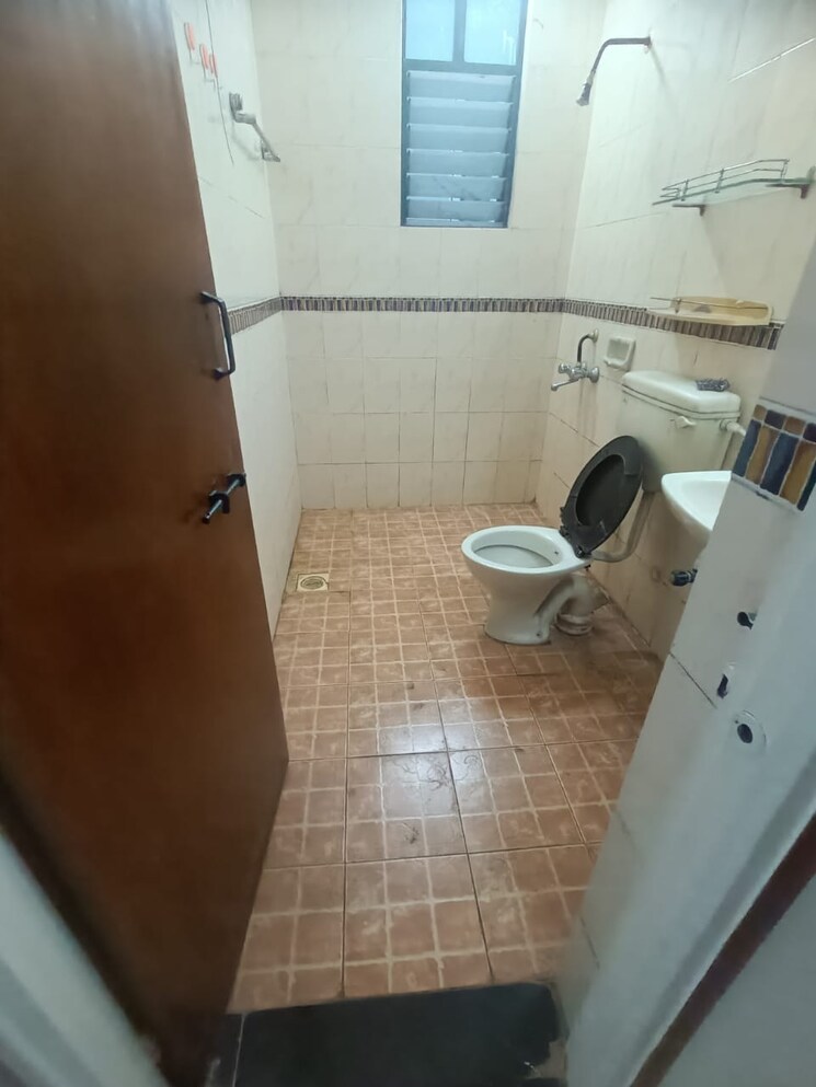 Bathroom, kolte-maestros 3 Bedroom 1250 Sq.Ft. Apartment In Wanowrie Pune 8619370