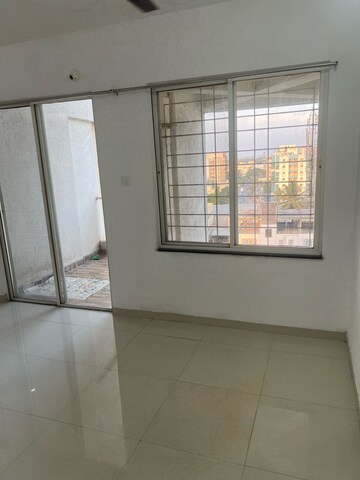 Room in 2 BHK Apartment at Majestique Landmark Imperia, Phursungi – for Sale