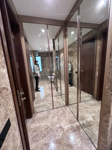 Building Lobby in 4 BHK Builder Floor at Ansal Sushant Lok I, Sector 43 – for Rent