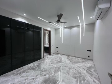 Room in 4 BHK Builder Floor at Ansal Sushant Lok I, Sector 43 – for Rent