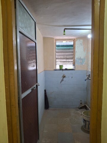 Bathroom in 1 BHK Apartment at Dombivli East – for Rent