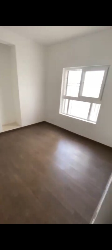 Room in 3 BHK Builder Floor at BPTP District Phase 2, Sector 84 – for Rent