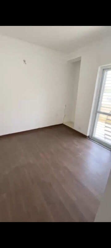 Room in 3 BHK Builder Floor at BPTP District Phase 2, Sector 84 – for Rent