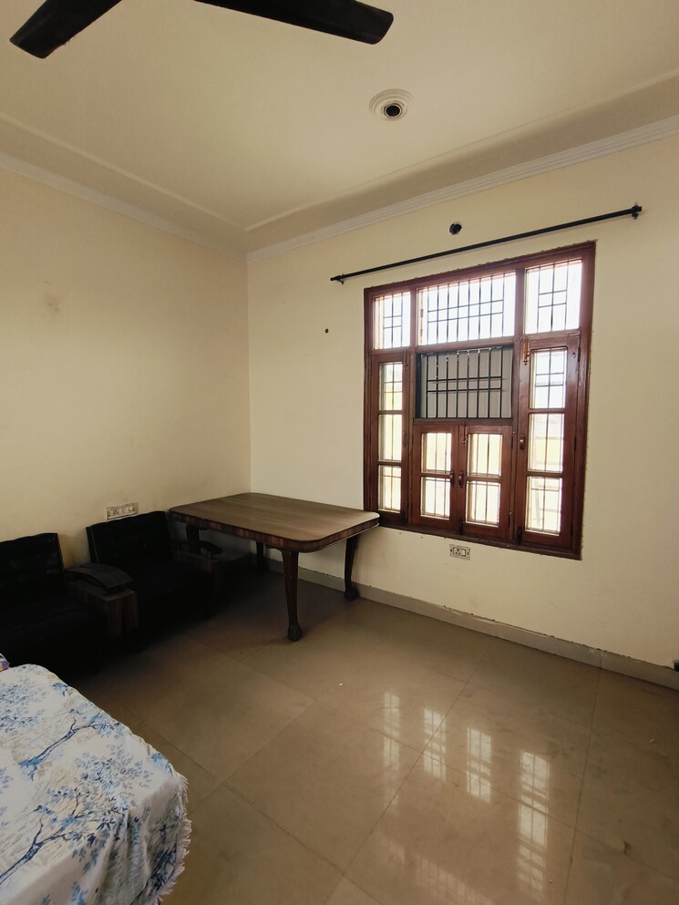 Room, sunny enclave 1.5 Bedroom 1000 Sq.Ft. Apartment In Sunny Enclave Mohali 8619869