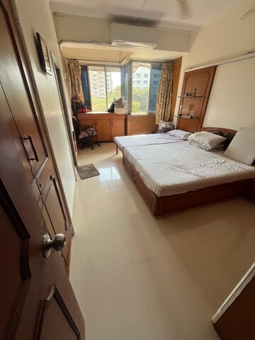 Room in 2.5 BHK Apartment at Goraswadi – for Rent