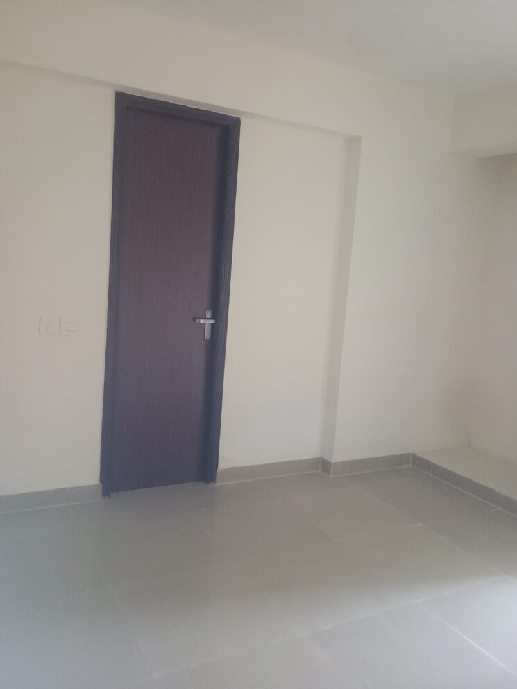 Room, sector 19 3 Bedroom 250 Sq.Yd. Villa In Sector 19 Faridabad 8619831