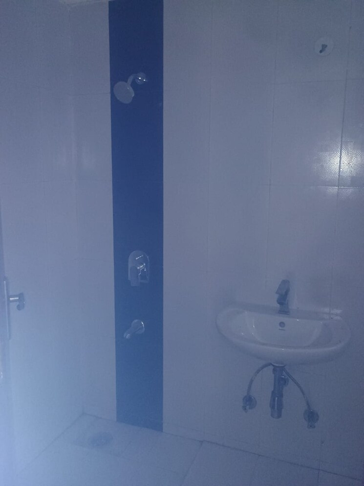 Bathroom, sector 19 3 Bedroom 250 Sq.Yd. Villa In Sector 19 Faridabad 8619831