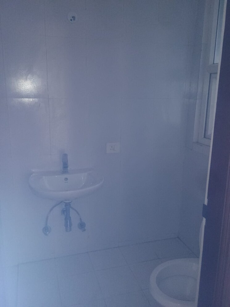 Bathroom, sector 19 3 Bedroom 250 Sq.Yd. Villa In Sector 19 Faridabad 8619831