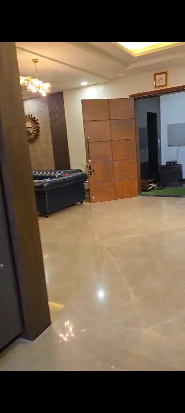 Room, parklands 4 Bedroom 401 Sq.Yd. Builder Floor In Sector 85 Faridabad 8619939