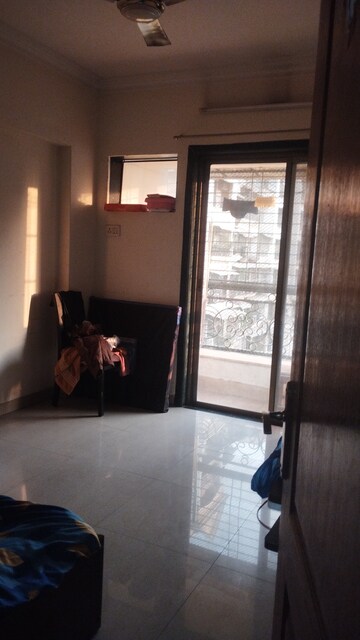 Room in 2 BHK Apartment at Regency Estate, Dombivli East – for Rent