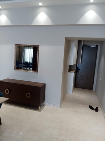 Room in 3 BHK Apartment at Piramal Aranya, Byculla – for Rent