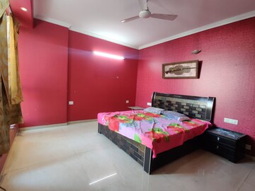 Bedroom in 3 BHK Apartment at DLF Westend Heights, Sector 53 – for Rent