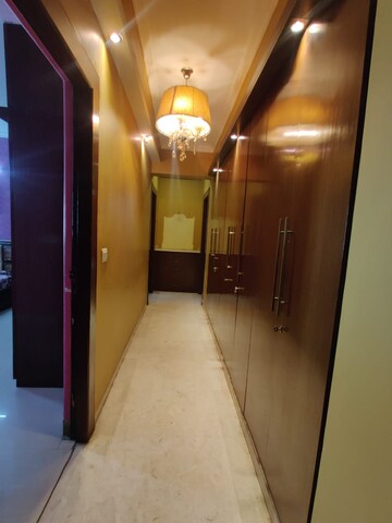 Building Lobby in 3 BHK Apartment at DLF Westend Heights, Sector 53 – for Rent