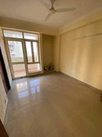Room in 2 BHK Apartment at Supertech Ecociti, Sector 137 – for Sale