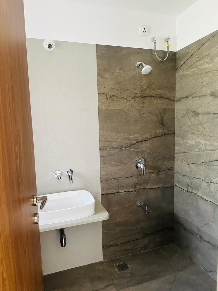 Bathroom, shree-krishna-navageeta 2.5 Bedroom 950 Sq.Ft. Apartment In Chembur Mumbai 8620020
