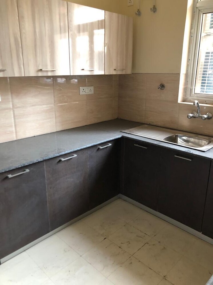 Kitchen, ardee-city 2 Bedroom 200 Sq.Yd. Builder Floor In Sector 52 Gurgaon 8620234