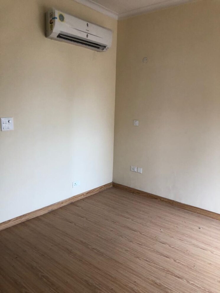 Room, ardee-city 2 Bedroom 200 Sq.Yd. Builder Floor In Sector 52 Gurgaon 8620234