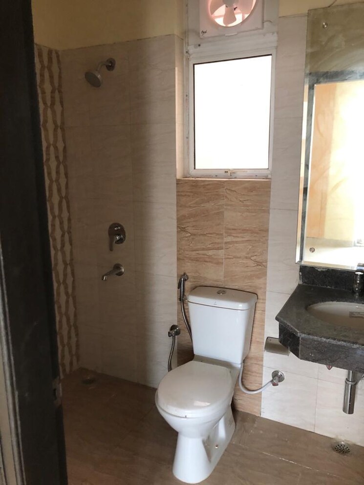 Bathroom, ardee-city 2 Bedroom 200 Sq.Yd. Builder Floor In Sector 52 Gurgaon 8620234