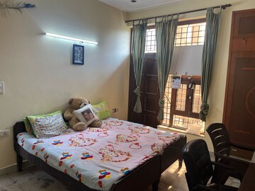 Bedroom in 3 BHK Apartment at Sector 44 – for Rent
