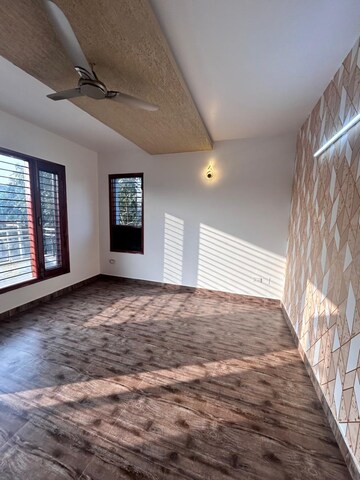 Bedroom in 3 BHK Builder Floor at Parklands, Sector 85 – for Rent