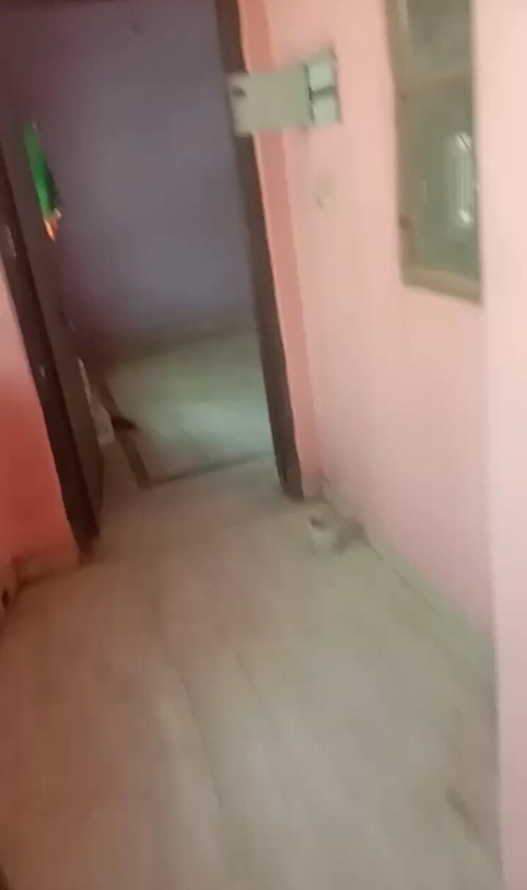 Room, sector 22 2 Bedroom 950 Sq.Ft. Apartment In Sector 22 Noida 8620389