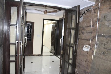 Living Room in 3 BHK Apartment at Sector 4 Dwarka – for Rent