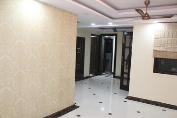 Room in 3 BHK Apartment at Sector 4 Dwarka – for Rent