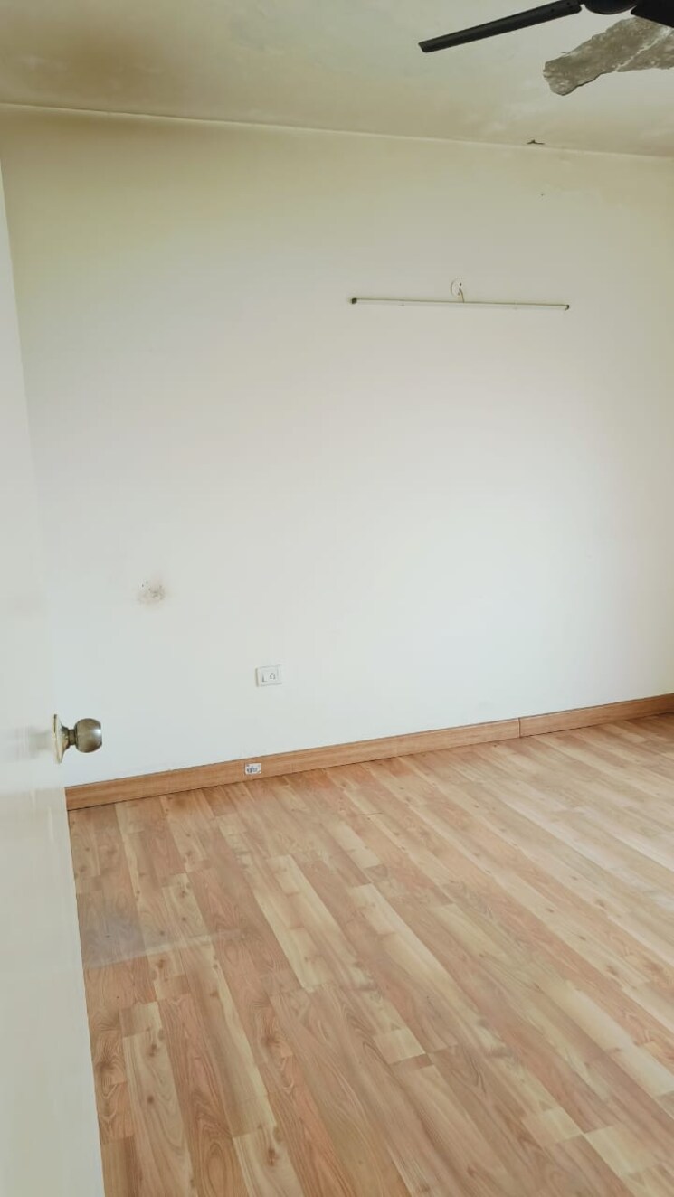 Room, bptp-park-elite-floors 3 Bedroom 180 Sq.Yd. Builder Floor In Sector 85 Faridabad 8620621