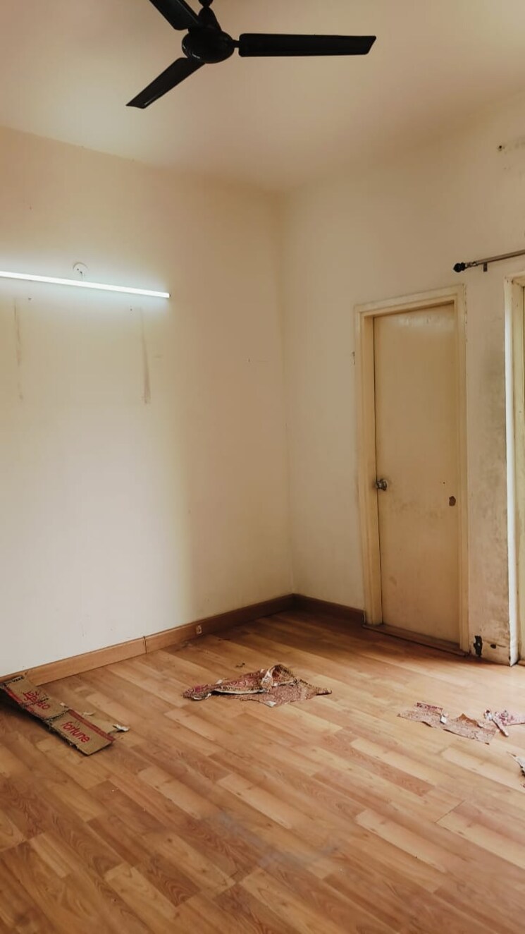 Room, bptp-park-elite-floors 3 Bedroom 180 Sq.Yd. Builder Floor In Sector 85 Faridabad 8620621