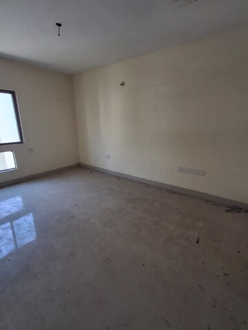 Room in 2 BHK Apartment at TATA Housing Aashiana, Mazgaon – for Sale