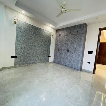 Room in 3 BHK Builder Floor at Versalia WoodWinds, Sector 67a – for Sale