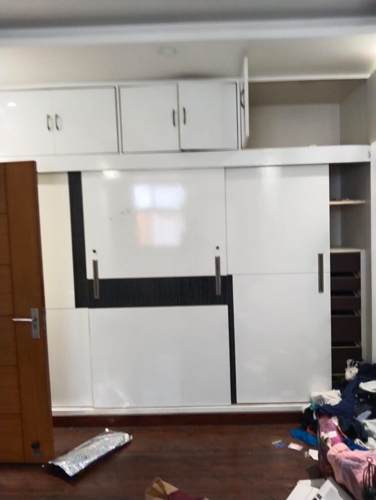 Room, sector 4 dwarka 3 Bedroom 1500 Sq.Ft. Apartment In Sector 4 Dwarka Delhi 8620654