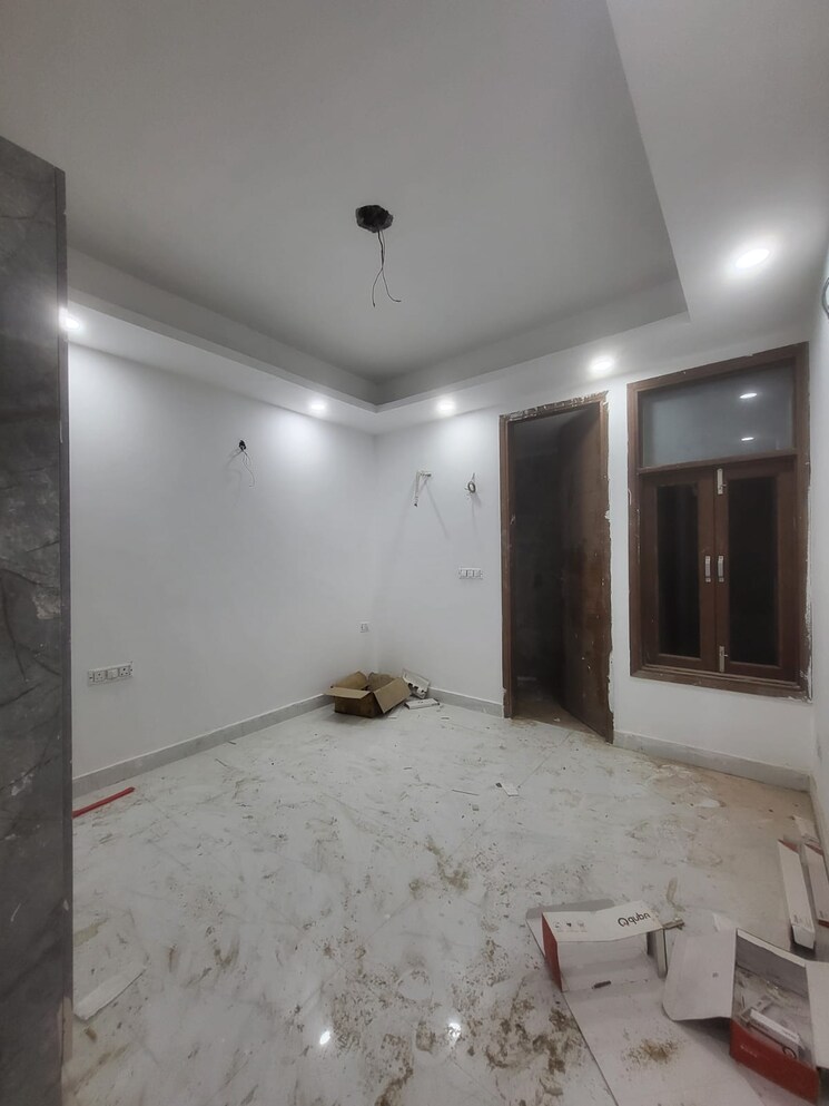 Room, freedom fighters enclave 1 Bedroom 500 Sq.Ft. Apartment In Freedom Fighters Enclave Delhi 8620666