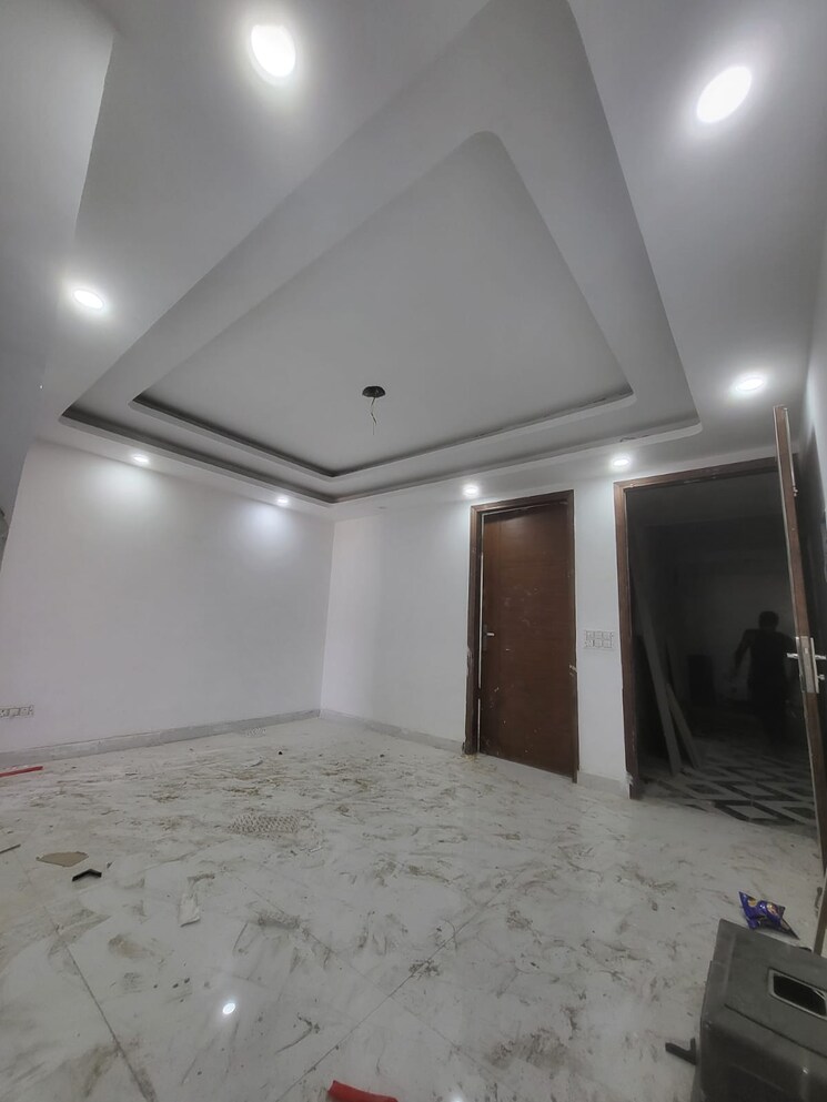 Room, freedom fighters enclave 1 Bedroom 500 Sq.Ft. Apartment In Freedom Fighters Enclave Delhi 8620666