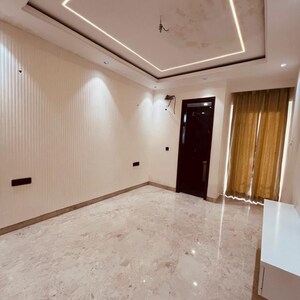 Room in 3 BHK Builder Floor at BPTP Floors, Sector 70 – for Sale