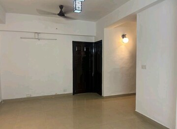 Room in 2 BHK Apartment at Supertech Crown Town, Sector 74 – for Sale